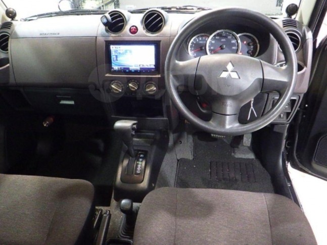 Mitsubishi Pajero Mini 660 VR 4WD 2011